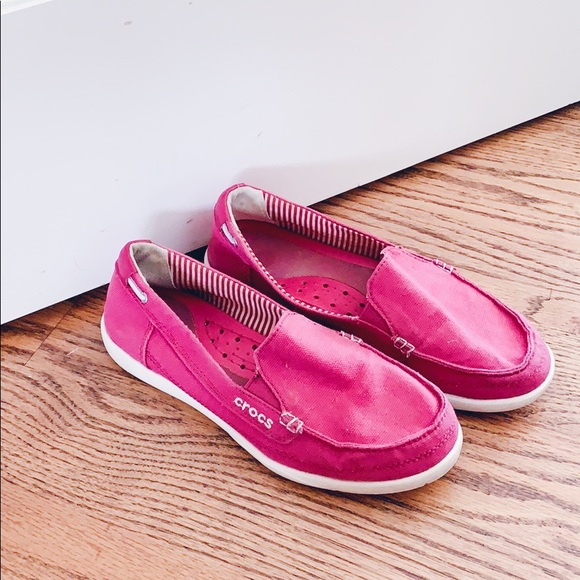 CROCS Shoes - Crocs Walu Canvas Loafer